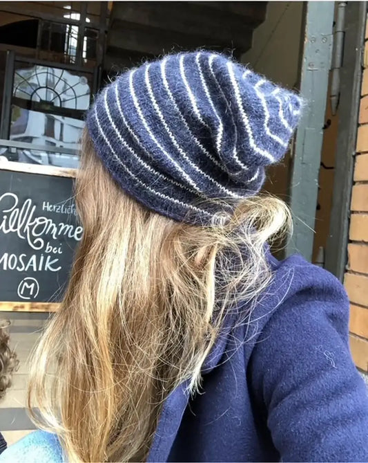 Produktfoto Emma's Beanie Erwachsenen-Größe gestreift dunkelblau beige