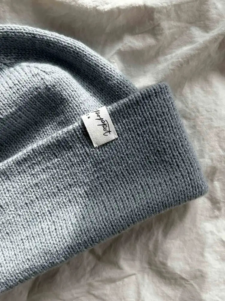 Produktfoto: Brighton Beanie, Strickanleitung für eine Hipster Mütze mit breitem Umschlag für Babies, Kinder und Erwachsene