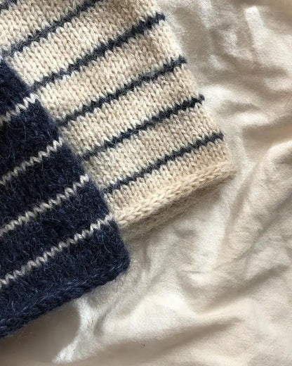 Produktfoto Emma's Beanie Erwachsenen-Größe gestreift dunkelblau beige