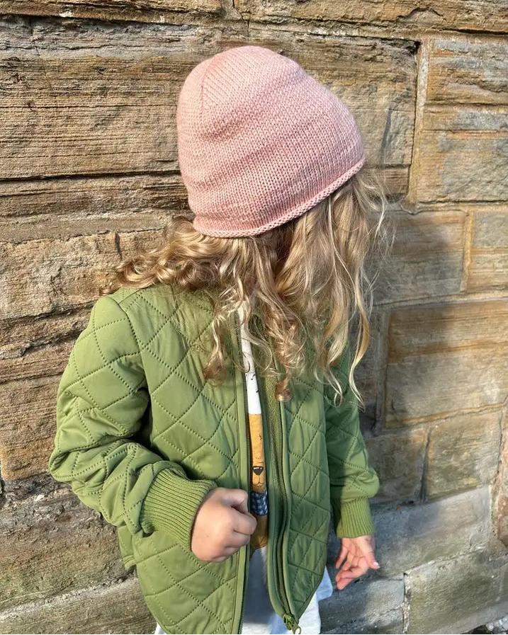 Produktfoto Emma's Beanie Strickanleitung rosa Kindermütze