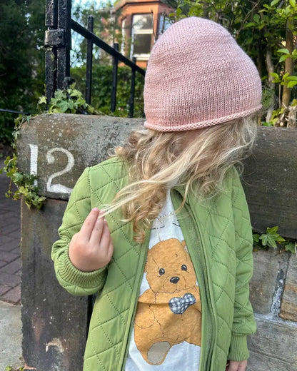 Produktfoto Emma's Beanie Strickanleitung rosa Kindermütze
