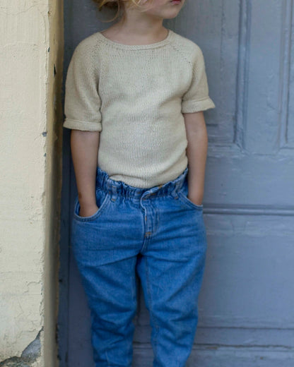 Produktfoto: Emma’s Tee, Strickanleitung für ein Kinder Tee Shirt in Raglan von oben