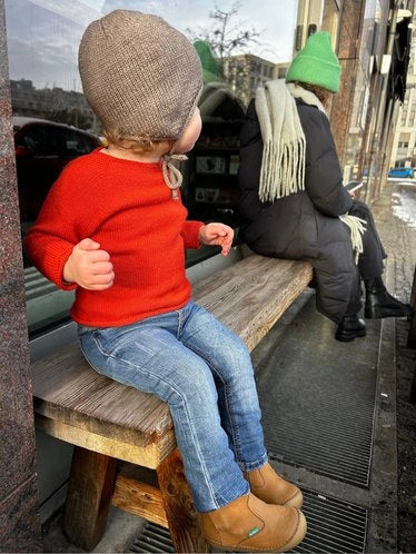 Baby Hat Knitting Pattern in beige