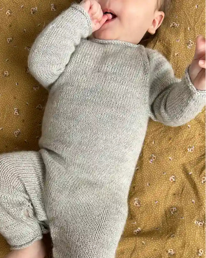 Babyanzug selbst gestrickt in grau Anleitung