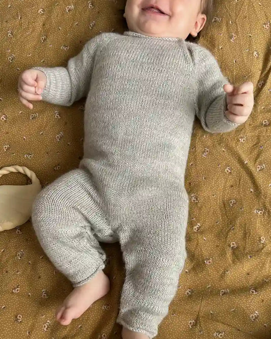 Babyanzug selbst gestrickt in grau Anleitung