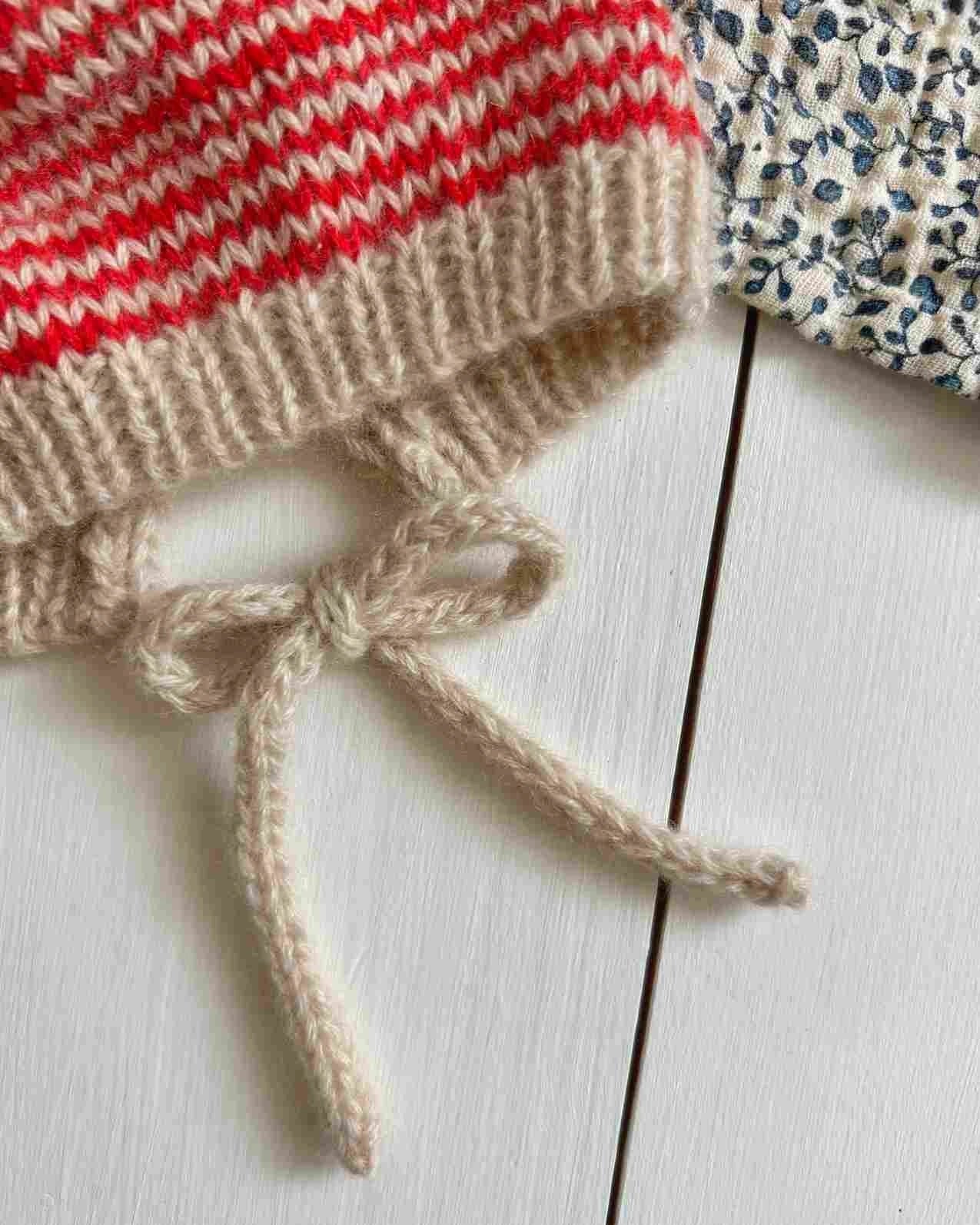 Babymütze rot weiß gestrickt handgestrickt