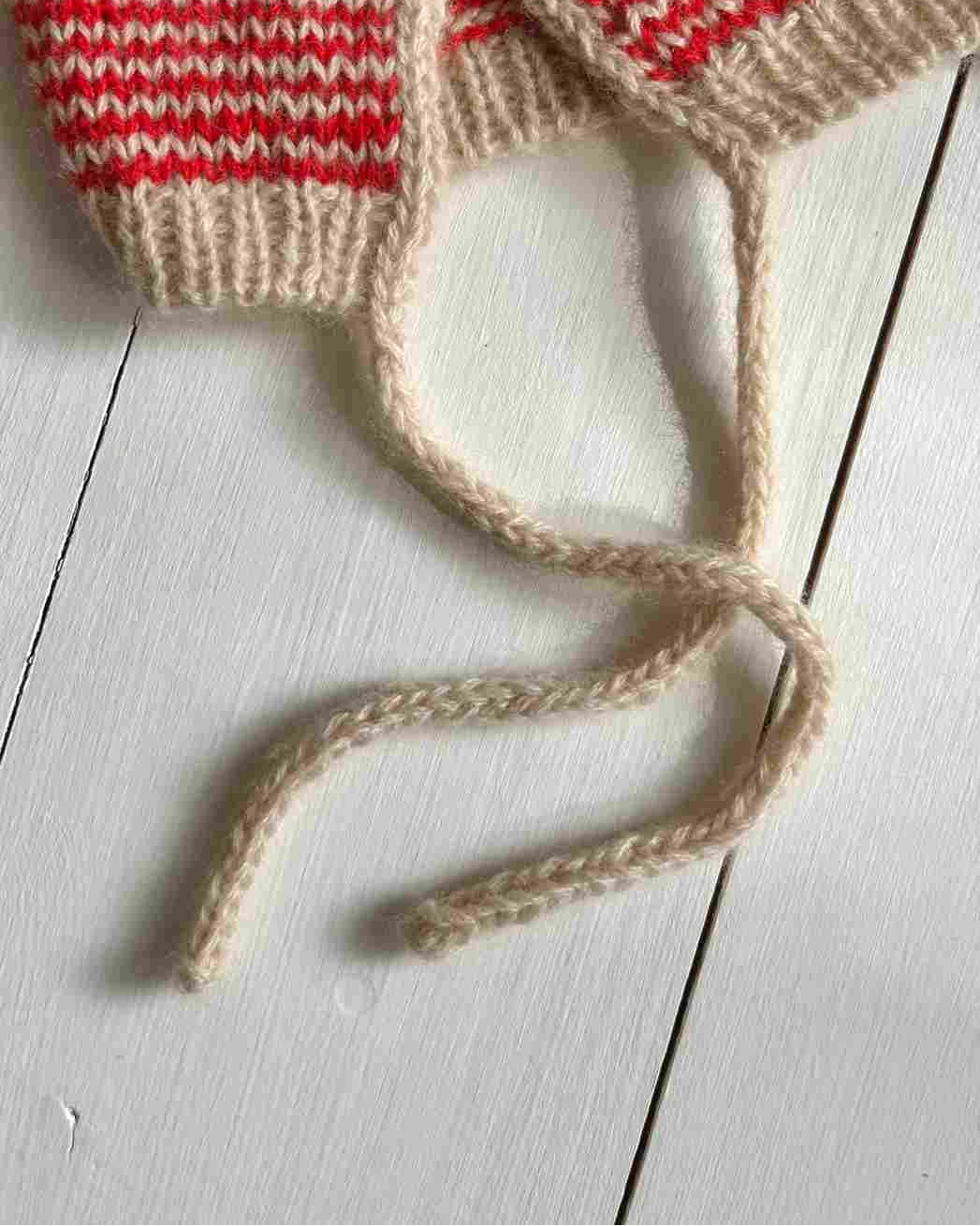 Babymütze rot weiß gestrickt handgestrickt