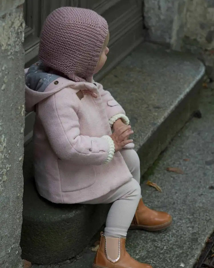 Produktfoto: Maiahs Balaklava, Strickanleitung für eine Baby Schlupfmütze