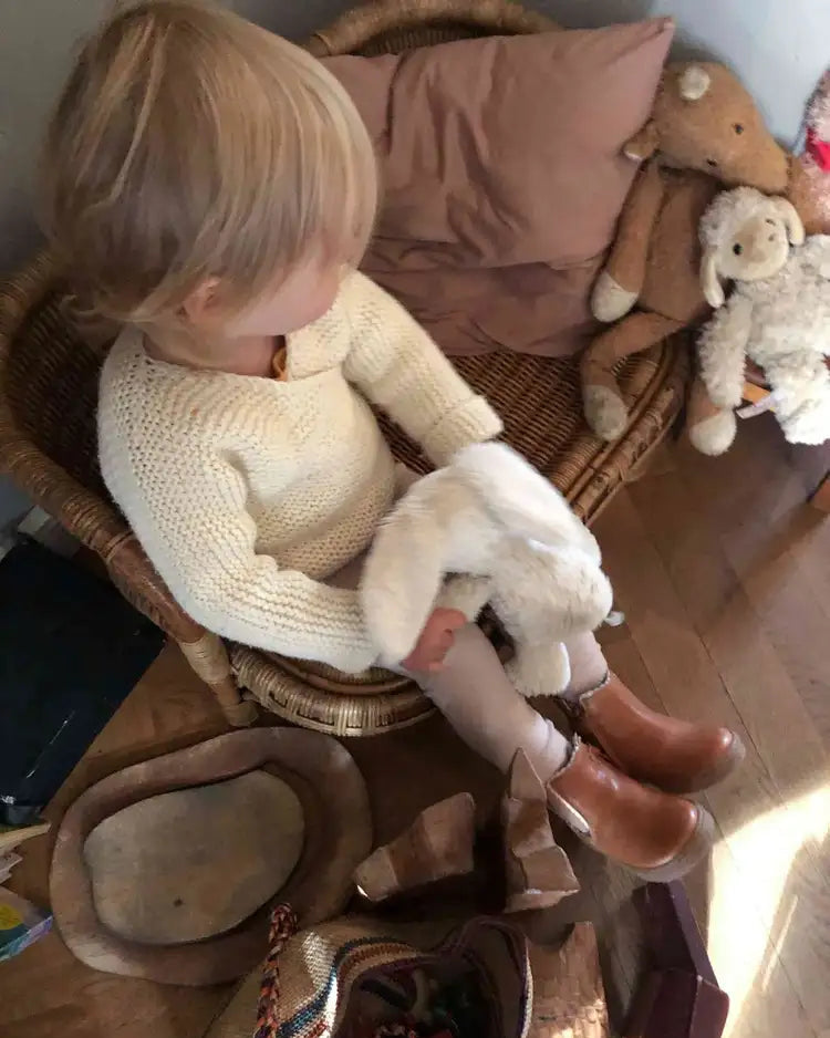 Produktfoto: Maiahs Wickeljäckchen, Strickanleitung für ein Babyjäckchen in Wickeloptik