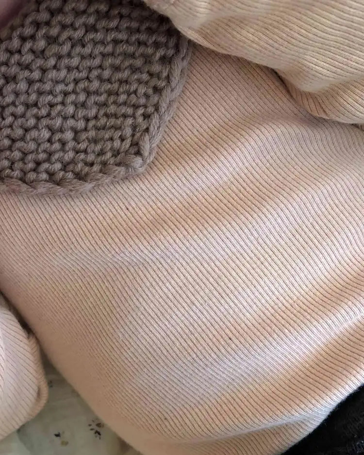 Produktfoto: Maiahs Halstuch, Strickanleitung für ein Baby Schal in kraus rechts