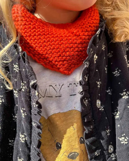 Produktfoto: Maiahs Halstuch, Strickanleitung für ein Baby Schal in kraus rechts