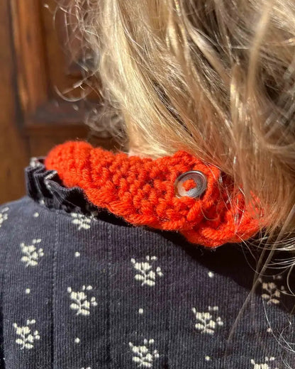 Produktfoto: Maiahs Halstuch, Strickanleitung für ein Baby Schal in kraus rechts