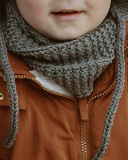 Produktfoto: Maiahs Loop Schal, Strickanleitung für ein Baby Loop Schal in kraus rechts