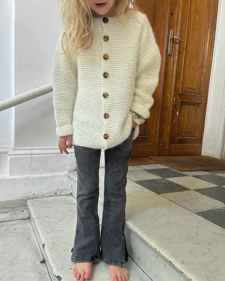 Produktfoto: Maiahs Raglanjckchen Strickanleitung für eine Kinder-Strickjacke in kraus rechts in Raglan von oben