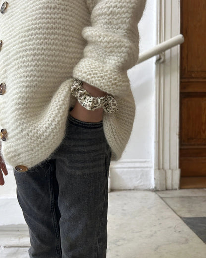 Produktfoto: Maiahs Raglanjckchen Strickanleitung für eine Kinder-Strickjacke in kraus rechts in Raglan von oben