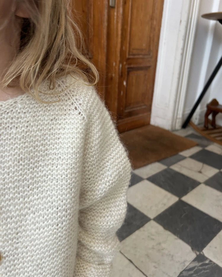 Produktfoto: Maiahs Raglanjckchen Strickanleitung für eine Kinder-Strickjacke in kraus rechts in Raglan von oben