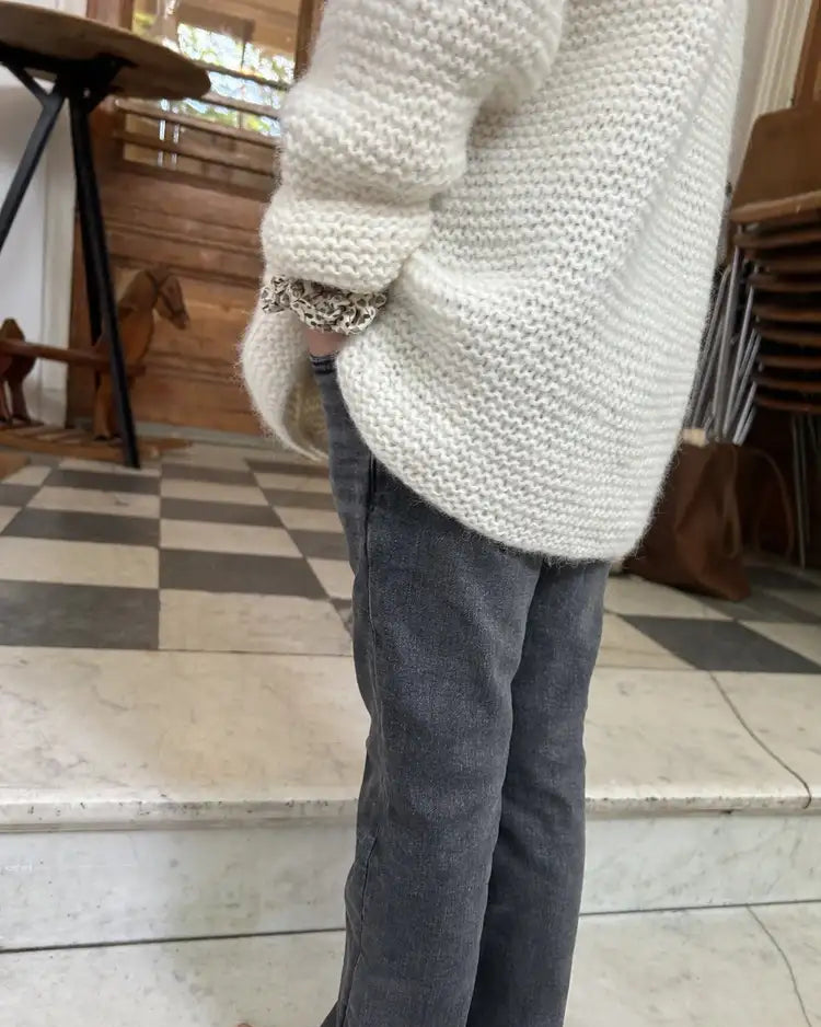 Produktfoto: Maiahs Raglanjckchen Strickanleitung für eine Kinder-Strickjacke in kraus rechts in Raglan von oben