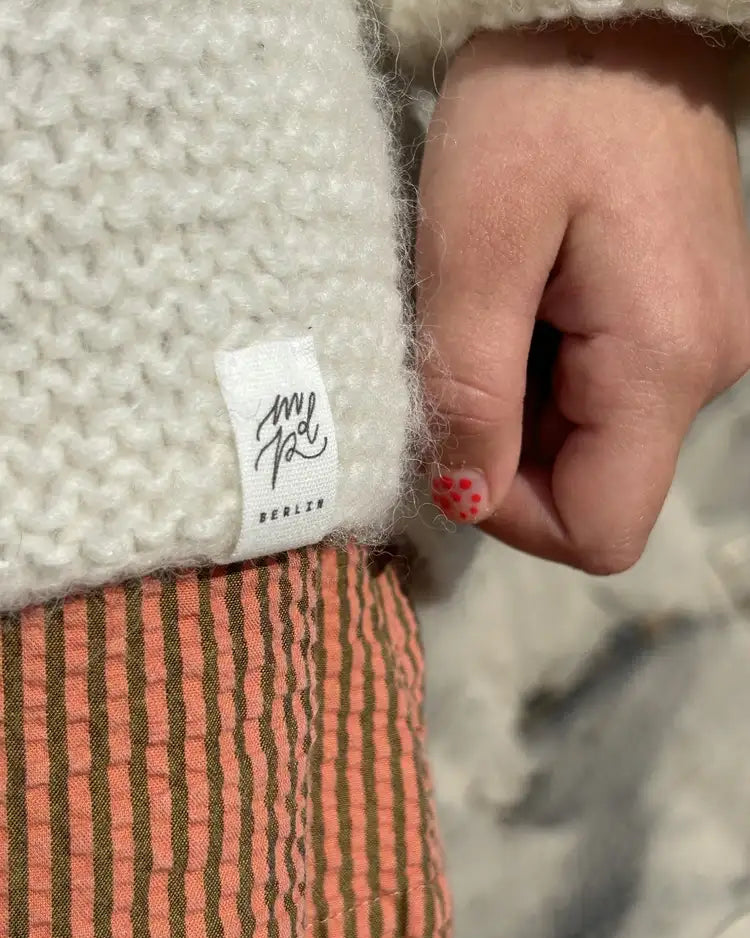 Produktfoto: Maiahs Raglanjckchen Strickanleitung für eine Kinder-Strickjacke in kraus rechts in Raglan von oben