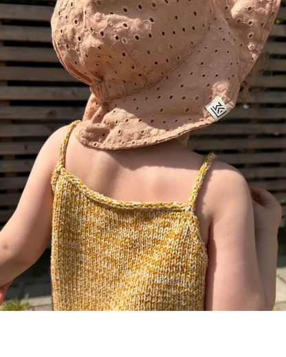 Produktfoto: Sylvie's Strampler, Strickanleitung für einen Sommer Babystrampler in Raglan von oben