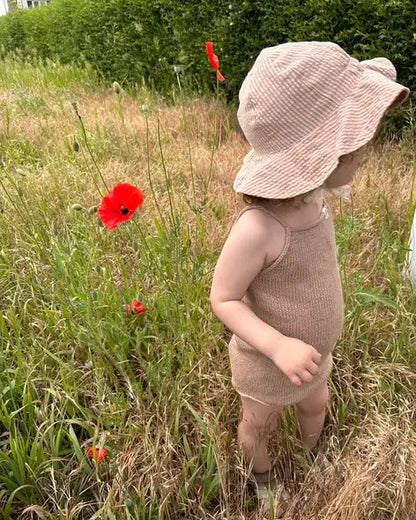 Produktfoto: Sylvie's Strampler, Strickanleitung für einen Sommer Babystrampler in Raglan von oben