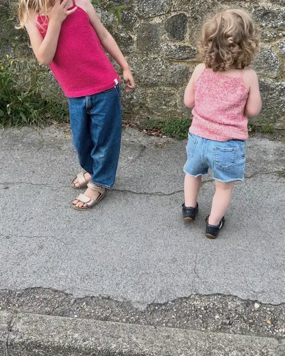 Produktfoto: Sylvie's Summer Top, Strickanleitung für ein Sommer Top für Babies und Kinder