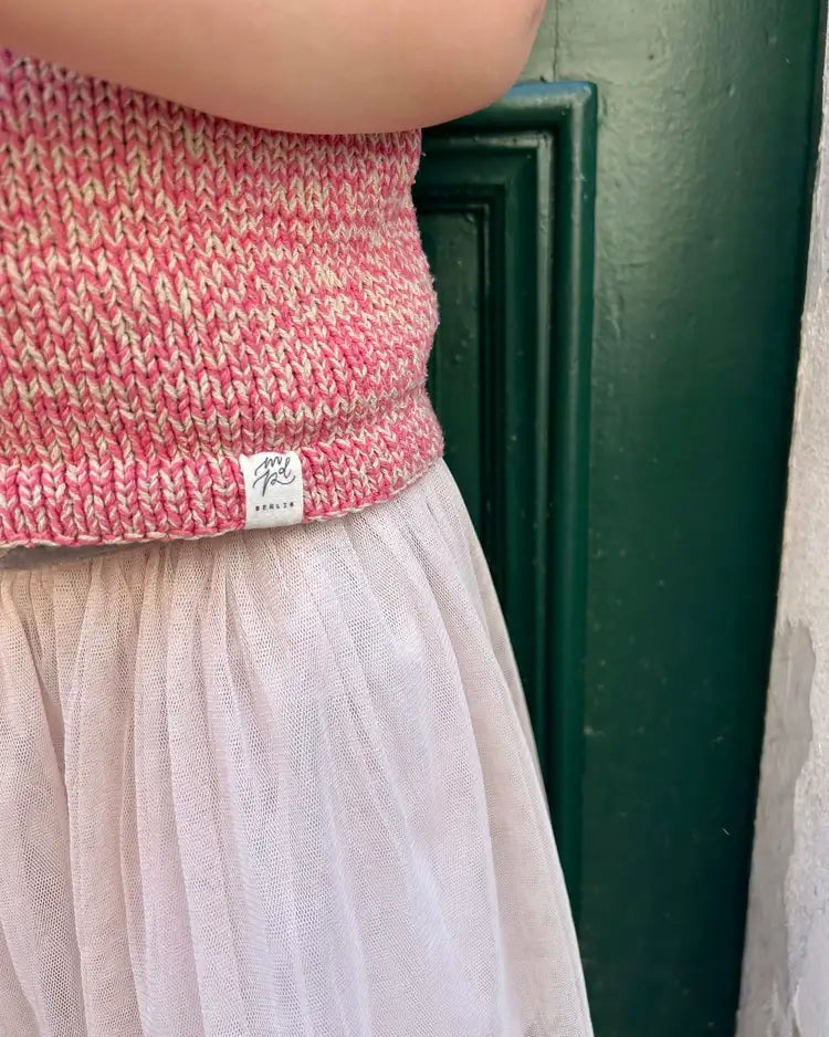 Produktfoto: Sylvie's Summer Top, Strickanleitung für ein Sommer Top für Babies und Kinder