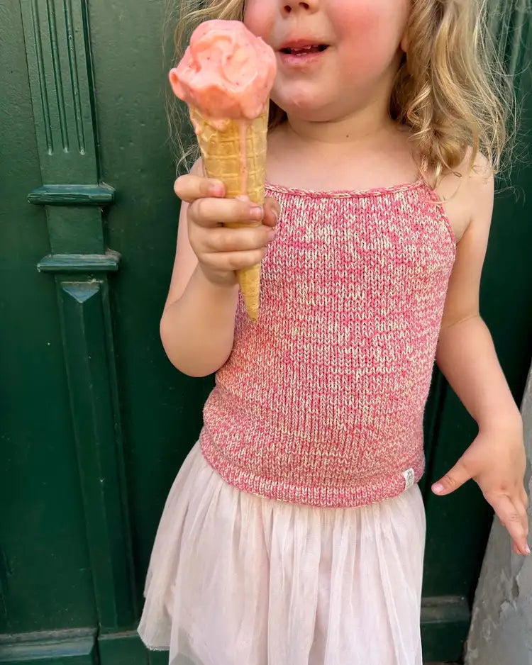 Produktfoto: Sylvie's Summer Top, Strickanleitung für ein Sommer Top für Babies und Kinder