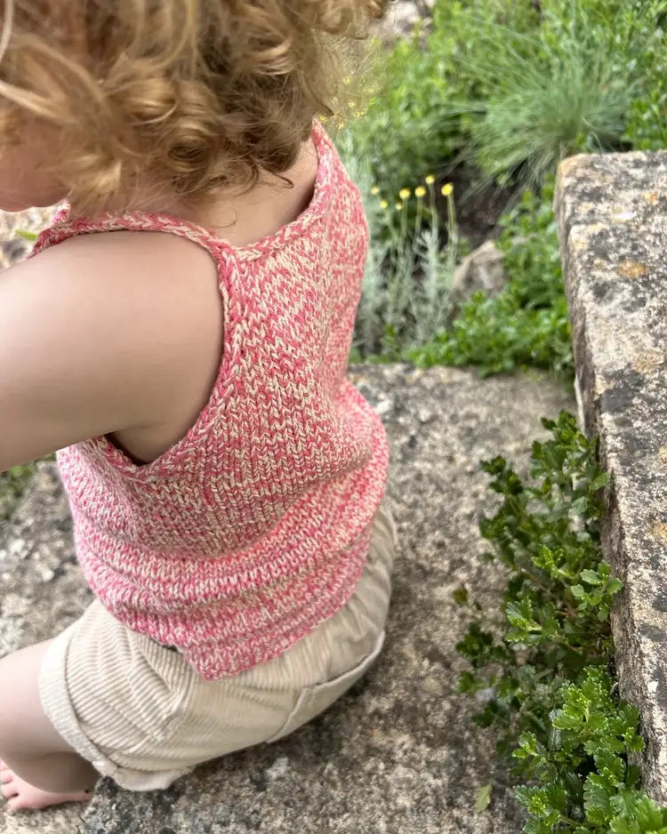 Produktfoto: Sylvie's Summer Top, Strickanleitung für ein Sommer Top für Babies und Kinder