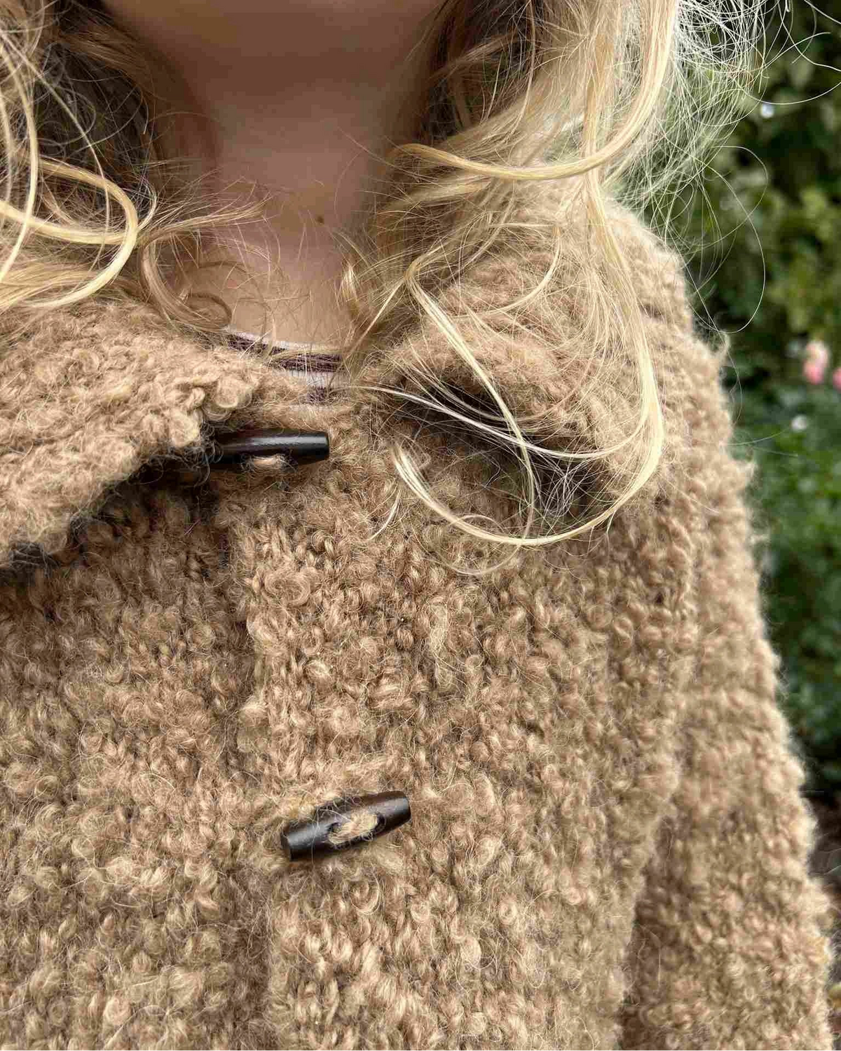 Teddy Coat Strickanleitung für Kinder aus Bouclé Garn