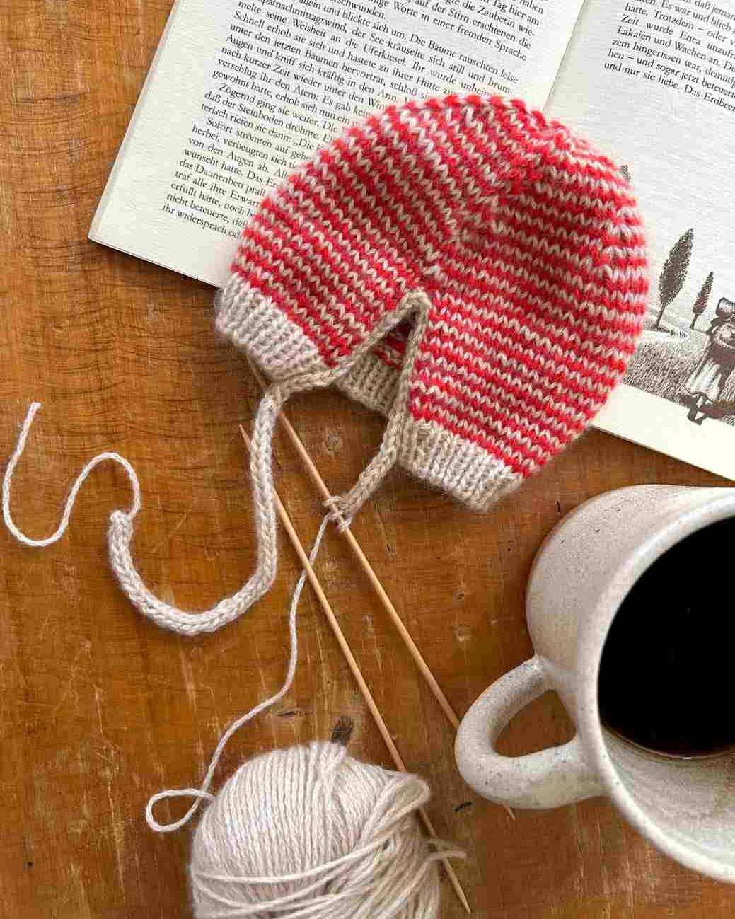 Babymütze rot weiß gestrickt handgestrickt